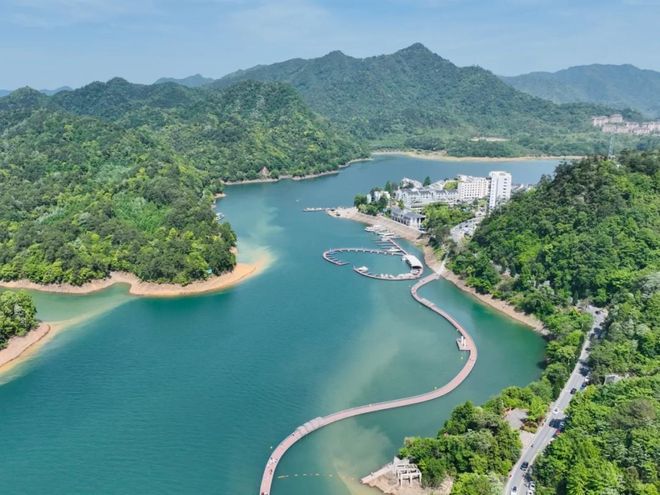 套四日黄山高评分旅行社四天三晚费用全含冰球突破豪华版app黄山四日游自驾配(图3)