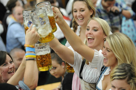 休假制度：欧洲最享受 亚洲最勤奋冰球突破爆百万大奖盘点各国带薪(图2)